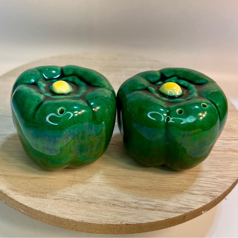 Vintage Green Pepper Salt and Pepper Shakers